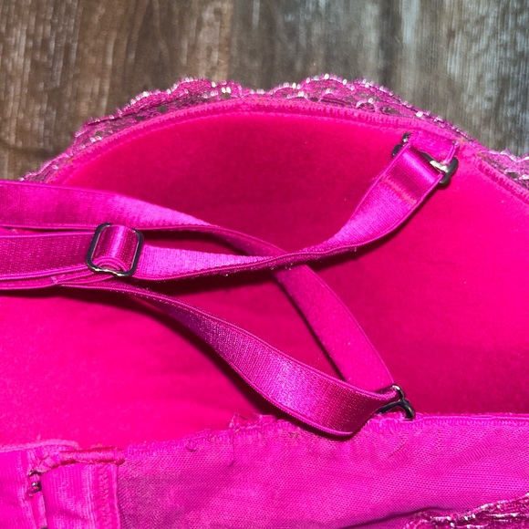 Sold-Victoria’s Secret Pink Lace Push up Bra Size 34D - Picture 3 of 5